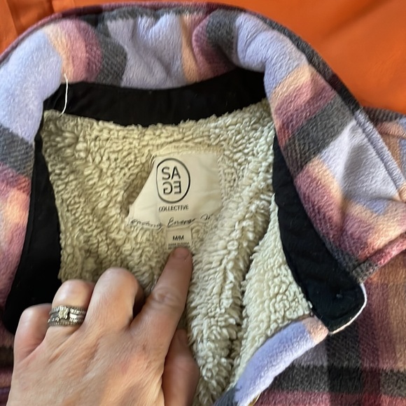 Shacket - Picture 2 of 3